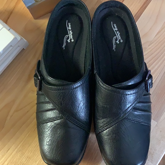 Easy Street Comfort Wave Black Mule Shoes - Picture 5 of 9